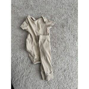 Baby Gap Neutral Beige Onesie + Pants Set Size 3-6mo